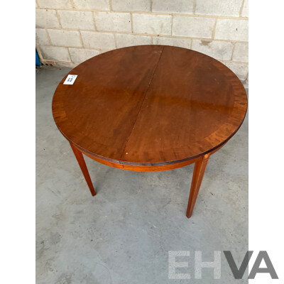 Circular 2 Leaf Extendable Dining Table