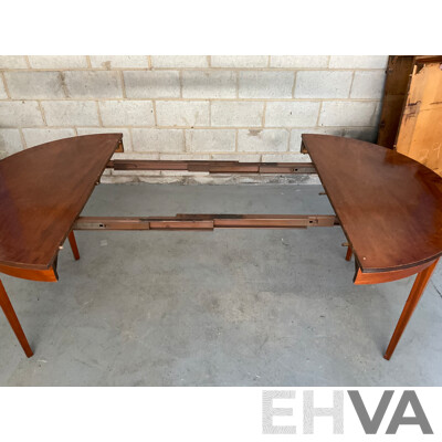 Circular 2 Leaf Extendable Dining Table