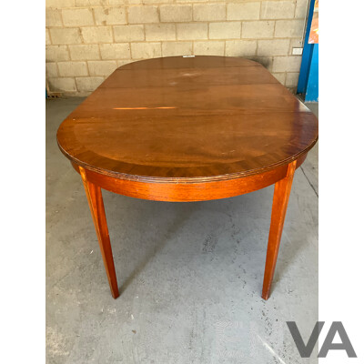 Circular 2 Leaf Extendable Dining Table