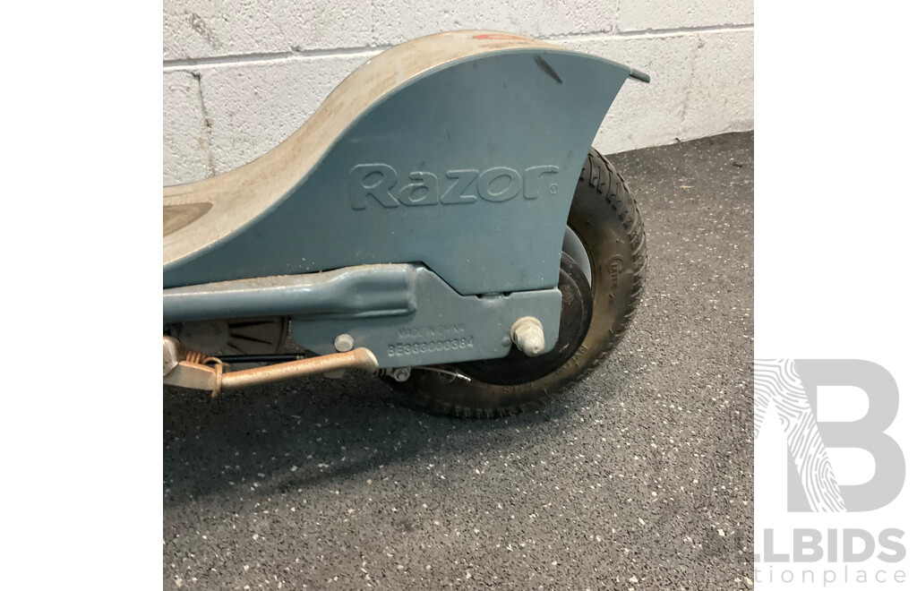 RAZOR E300 Grey Electric Scooter