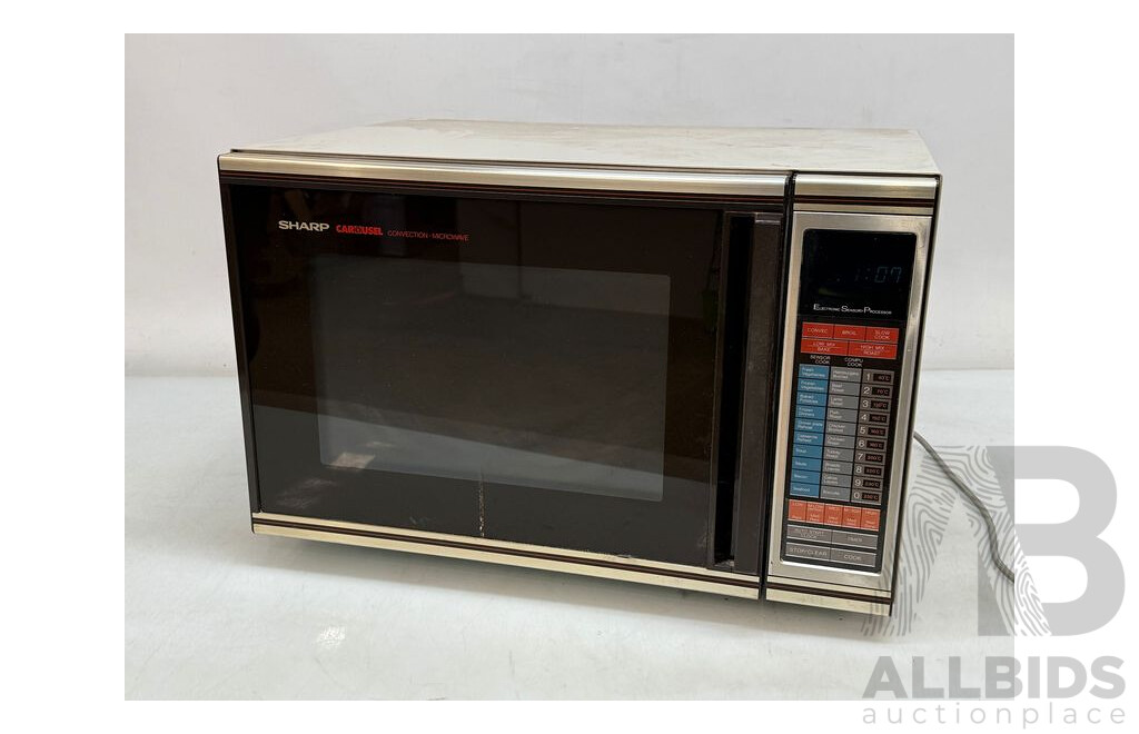 1983 Circa, Vintage Sharp Carousel Convection R-8340 Microwave Oven