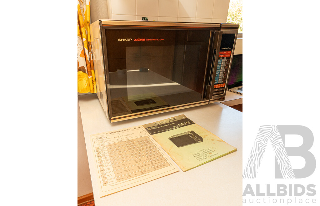 1983 Circa, Vintage Sharp Carousel Convection R-8340 Microwave Oven