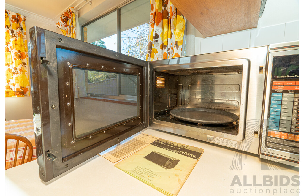 1983 Circa, Vintage Sharp Carousel Convection R-8340 Microwave Oven