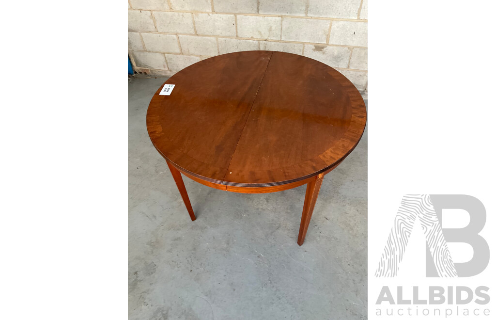 Circular 2 Leaf Extendable Dining Table