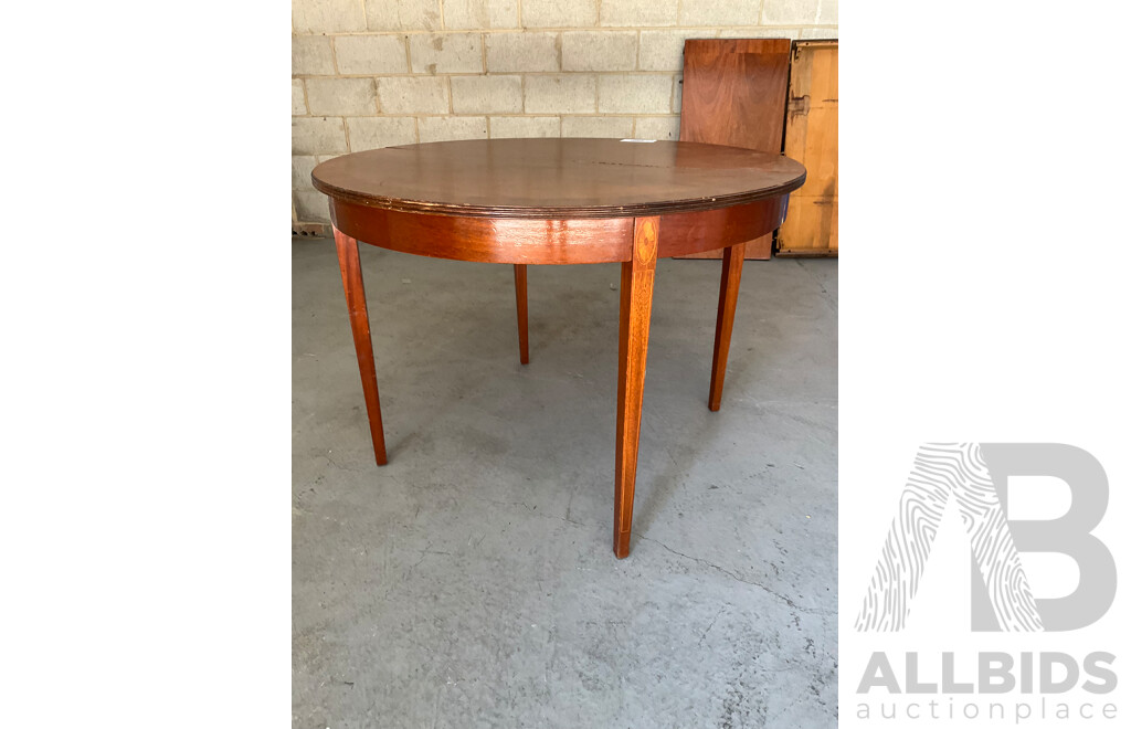 Circular 2 Leaf Extendable Dining Table