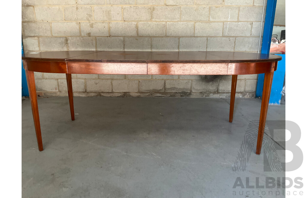 Circular 2 Leaf Extendable Dining Table