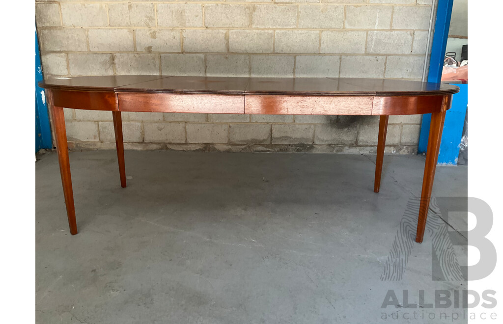Circular 2 Leaf Extendable Dining Table