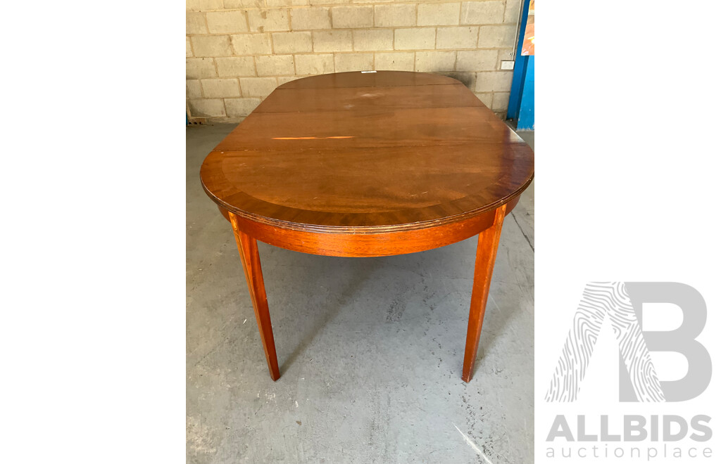 Circular 2 Leaf Extendable Dining Table