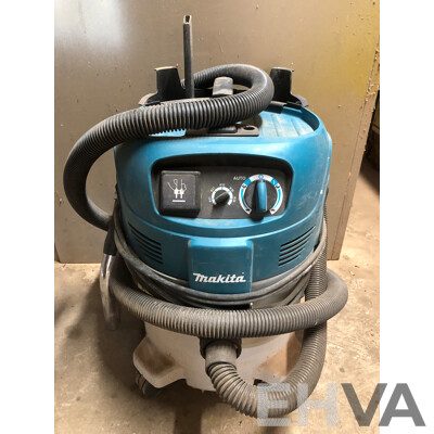 Makita VC3012M 30 Litre Wet and Dry Dust Extraction Vacuum Cleaner