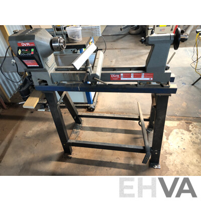 Nova DVR 3000 Woodworking Lathe and Accessories
