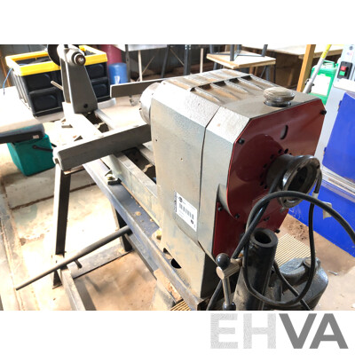 Nova DVR 3000 Woodworking Lathe and Accessories