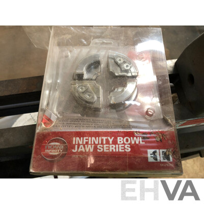 Nova DVR 3000 Woodworking Lathe and Accessories