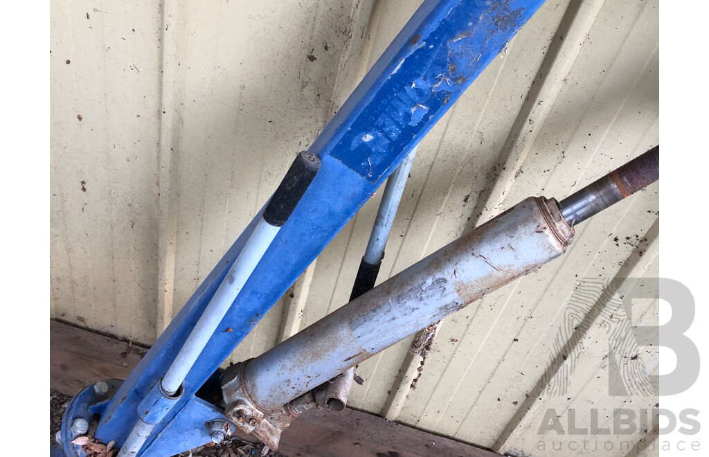 900kg Hydraulic Lift Arm
