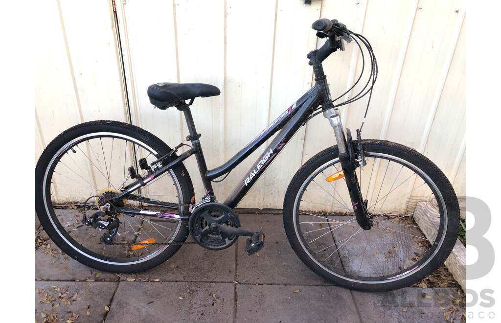 Raleigh 15 Inch Allure 27 2 Hybrid Bicycle