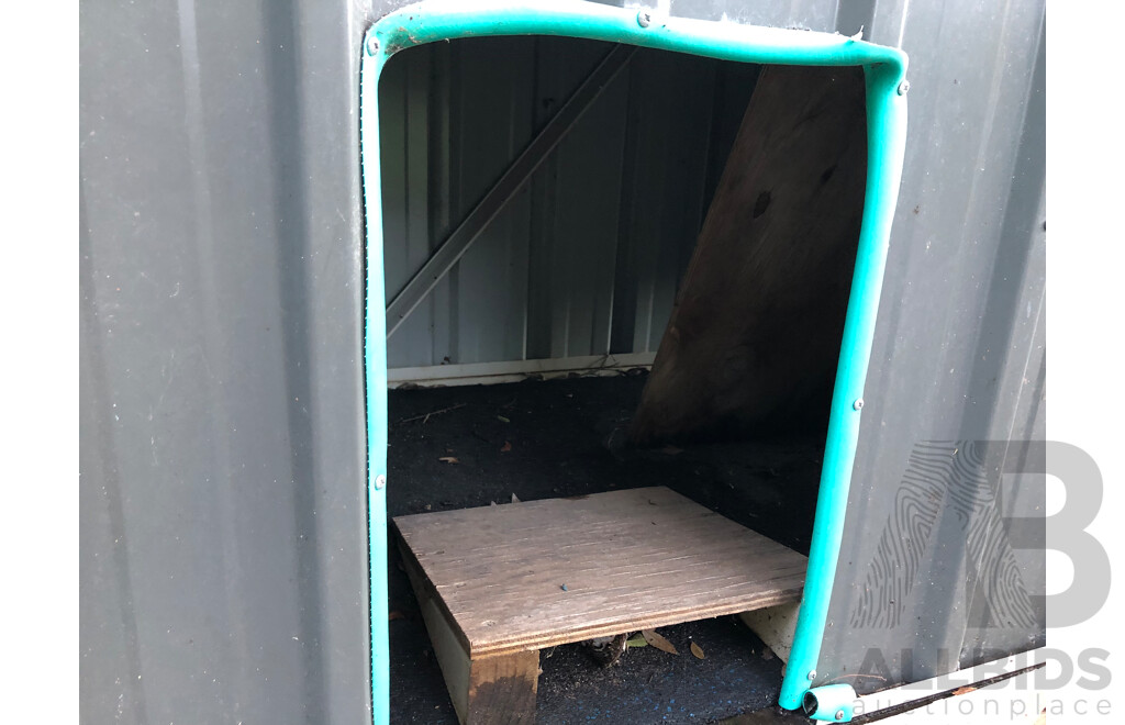 Custom Built Colourbond Dog Kennel