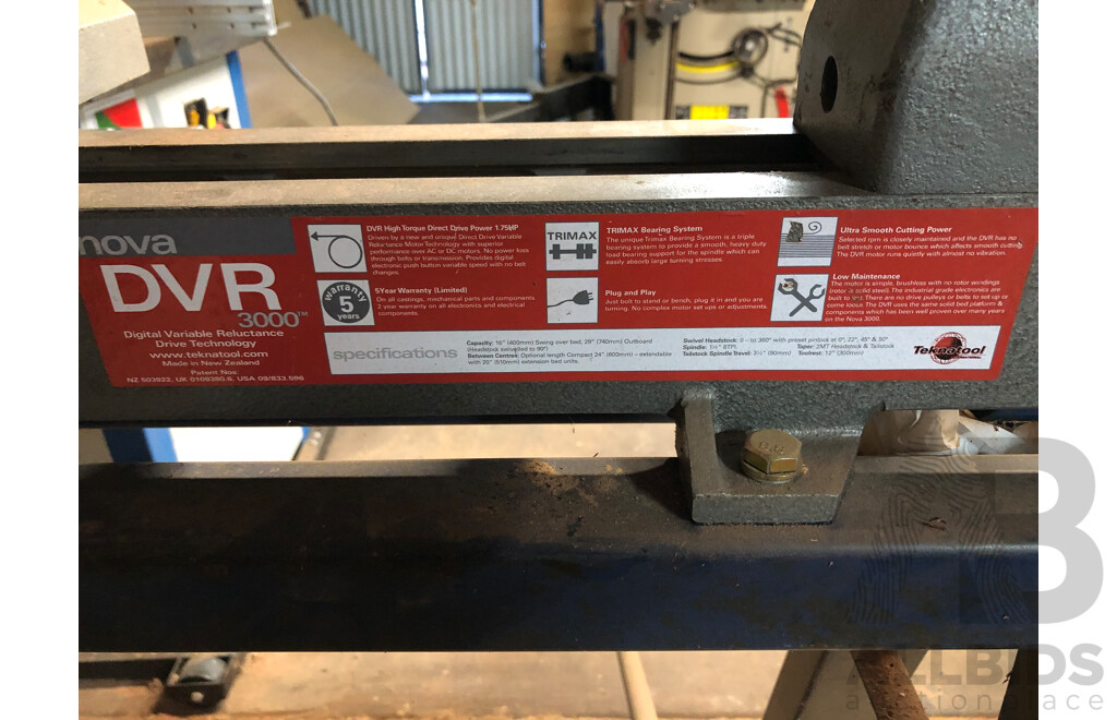 Nova DVR 3000 Woodworking Lathe and Accessories