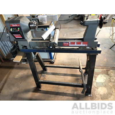 Nova DVR 3000 Woodworking Lathe and Accessories