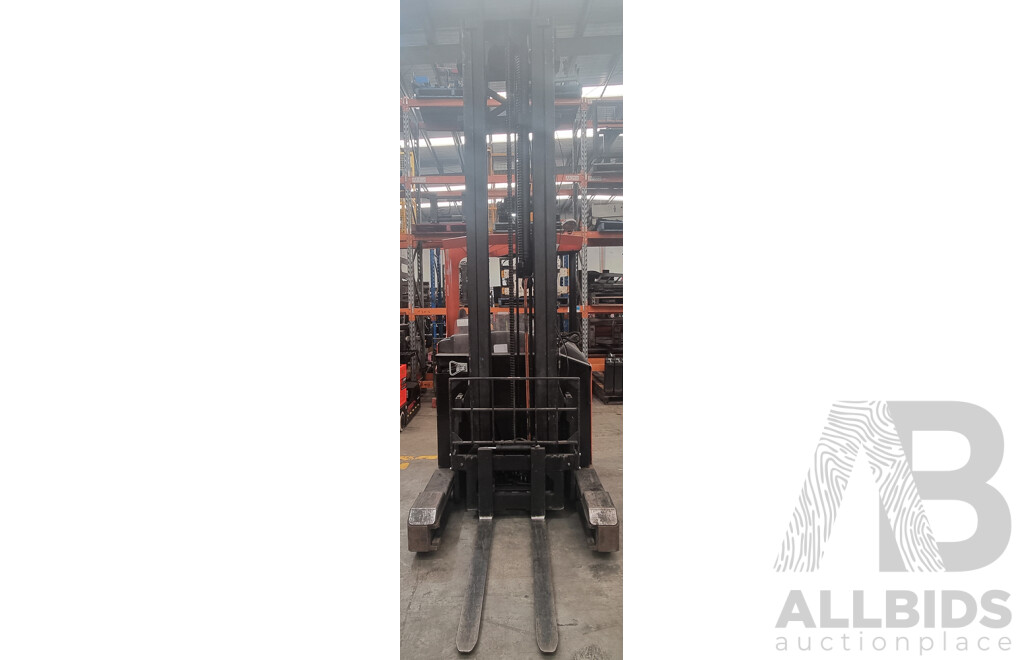 1999, BT - RRB2, 1.6 Tonne Stock Picker - 8.5M FSV !!!Scrap Only!!!