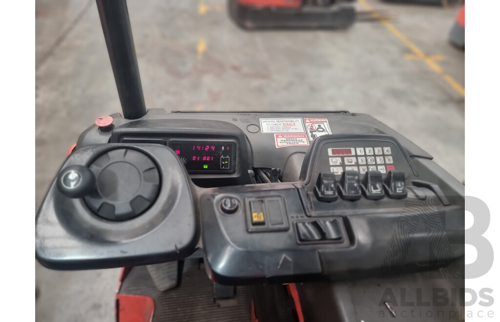 2006, 1.6 Tonne BT - RRBE3AC, Stock Picker - 8.5m FSV