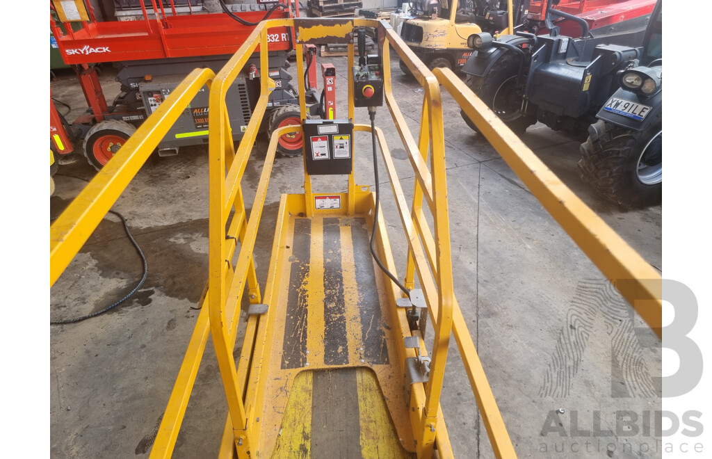 08/2015, 20ft Haulotte 8 Electric Scissor Lift - 6.27m FSV