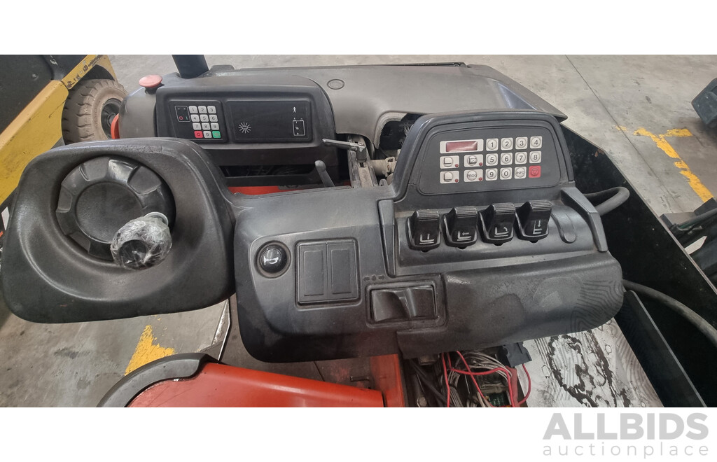 2005, BT RRB6C 2 Tonne Stock Picker - 8m FSV !!!Scrap Only!!!