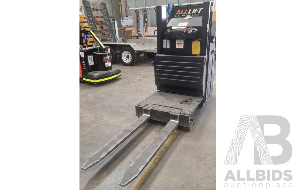 2013, 1.3 Tonne Mitsubishi - OPBL10N, Stock Picker