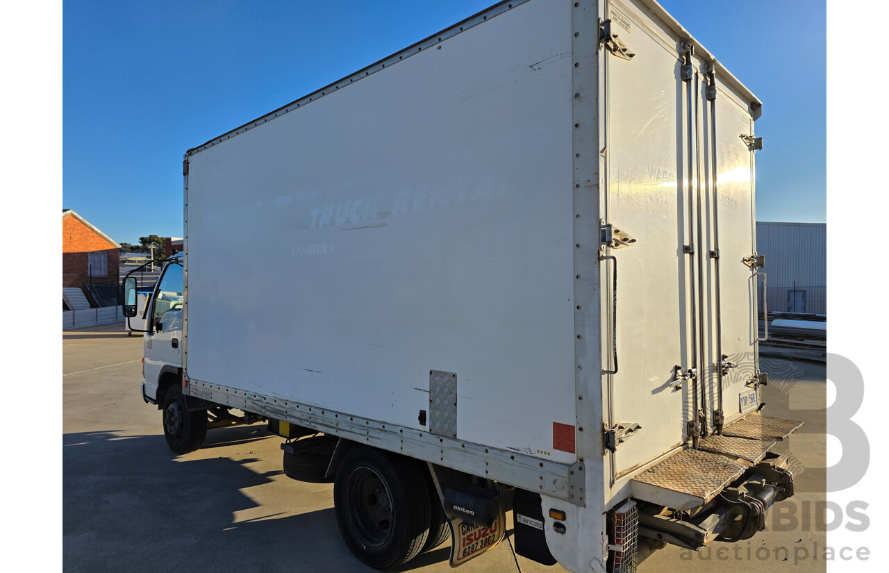 05/2004 Isuzu NPR 250 Medium Pantech  Turbo Diesel 4.7L