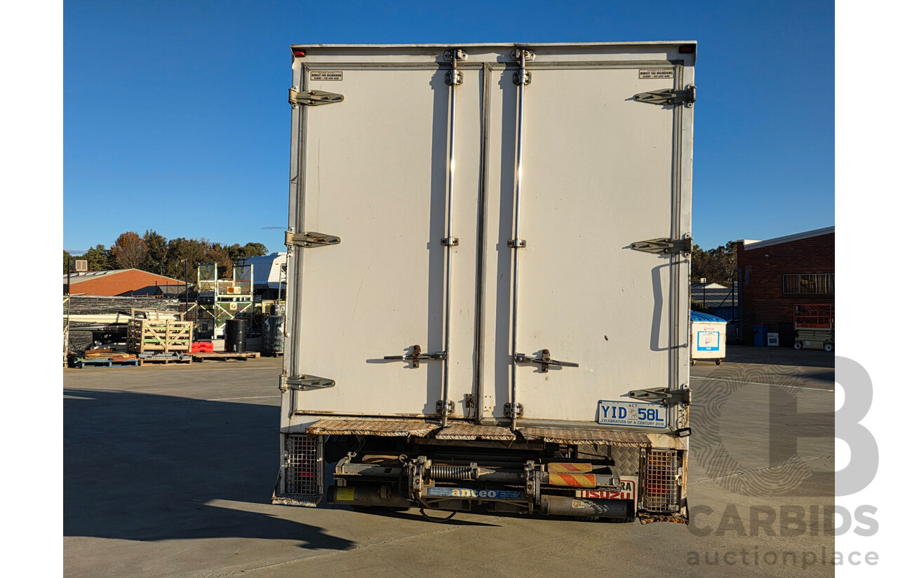 05/2004 Isuzu NPR 250 Medium Pantech  Turbo Diesel 4.7L