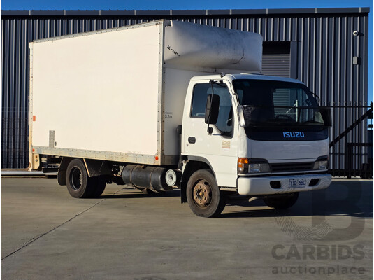 05/2004 Isuzu NPR 250 Medium Pantech  Turbo Diesel 4.7L