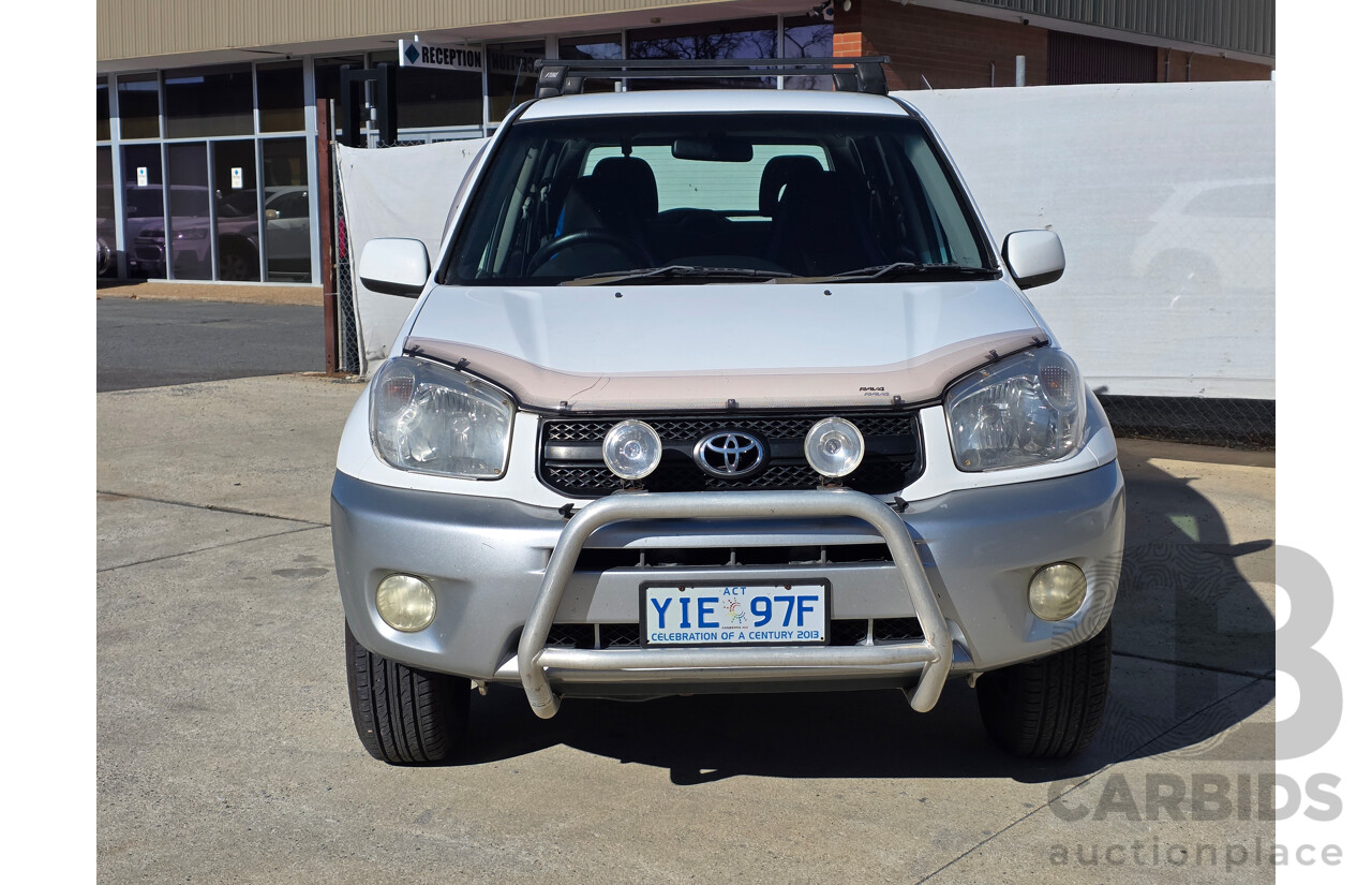 8/2004 Toyota Rav4 CV (4x4) ACA23R 4d Wagon White 2.4L