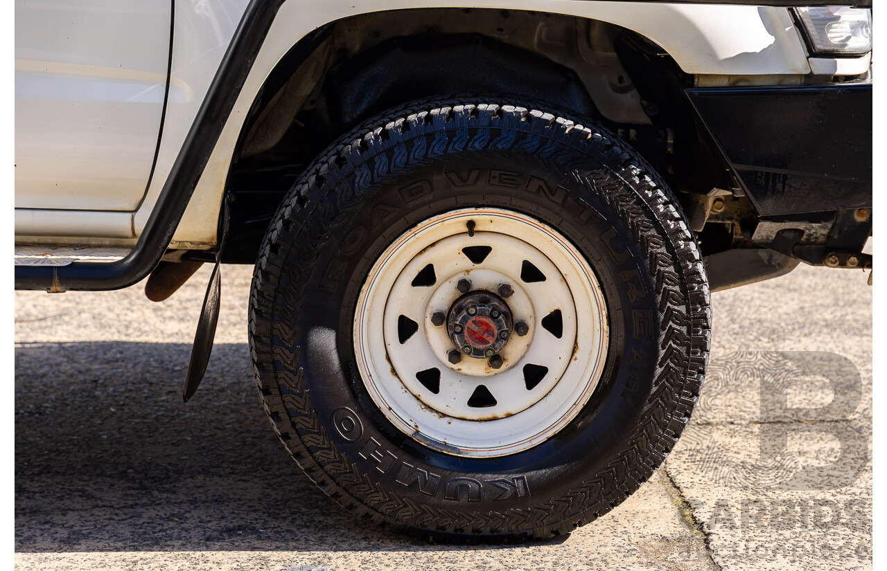 5/2003 Toyota Hilux (4x4) LN167R Dual Cab P/Up Vanilla White Diesel 3.0L