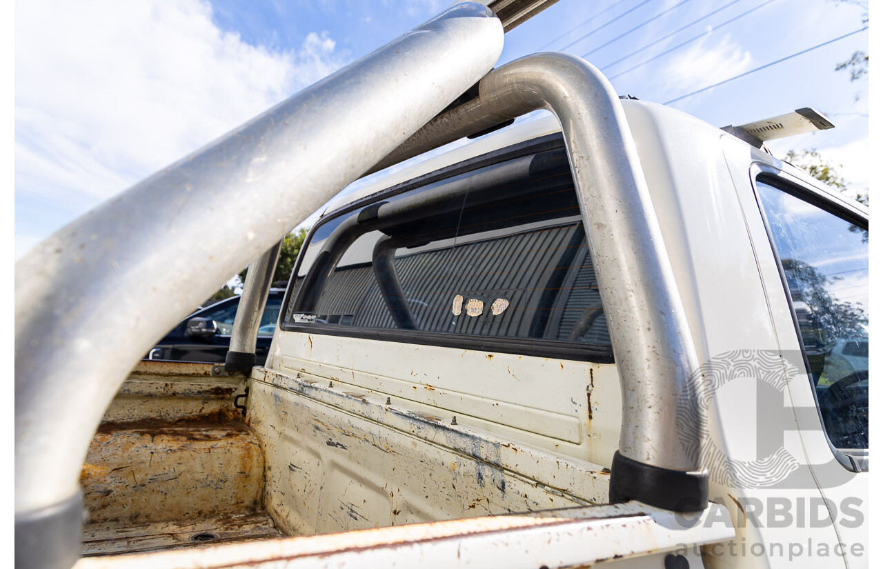 5/2003 Toyota Hilux (4x4) LN167R Dual Cab P/Up Vanilla White Diesel 3.0L
