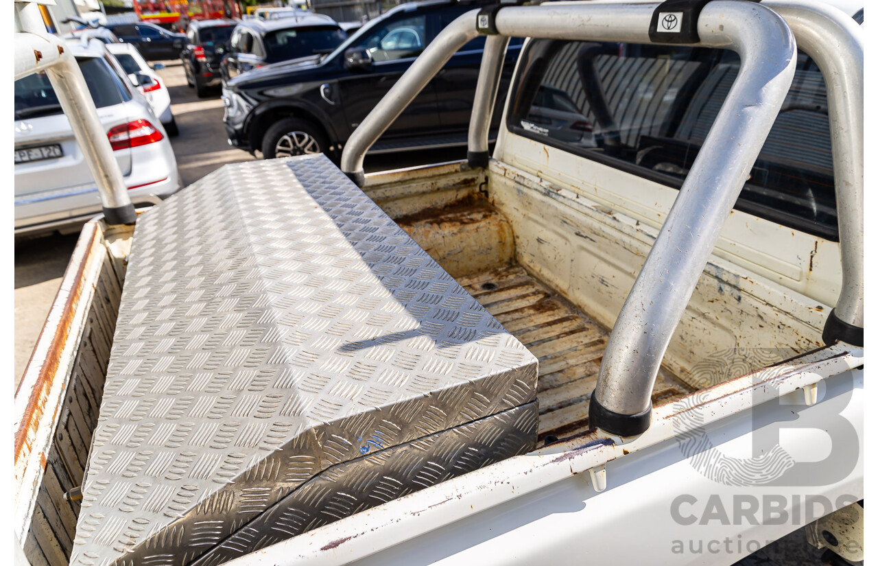 5/2003 Toyota Hilux (4x4) LN167R Dual Cab P/Up Vanilla White Diesel 3.0L