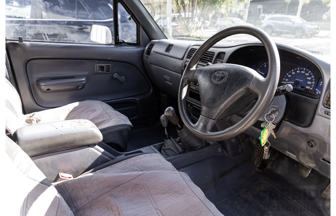 5/2003 Toyota Hilux (4x4) LN167R Dual Cab P/Up Vanilla White Diesel 3.0L