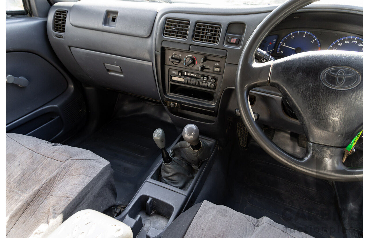 5/2003 Toyota Hilux (4x4) LN167R Dual Cab P/Up Vanilla White Diesel 3.0L