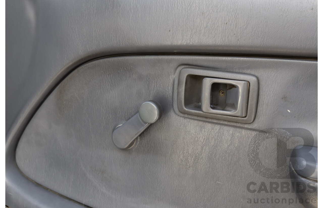 5/2003 Toyota Hilux (4x4) LN167R Dual Cab P/Up Vanilla White Diesel 3.0L