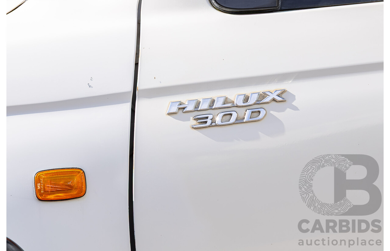 5/2003 Toyota Hilux (4x4) LN167R Dual Cab P/Up Vanilla White Diesel 3.0L