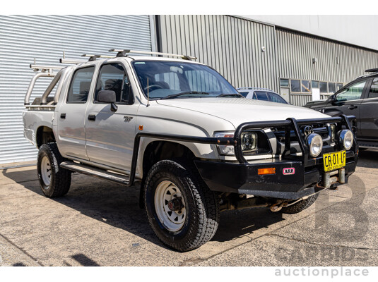 5/2003 Toyota Hilux (4x4) LN167R Dual Cab P/Up Vanilla White Diesel 3.0L