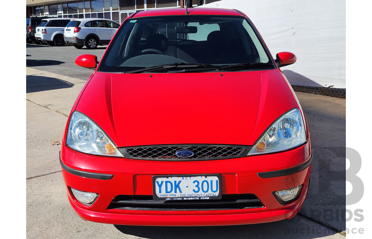 8/2004 Ford Focus Zetec R LR 5d Hatchback Red 2.0L