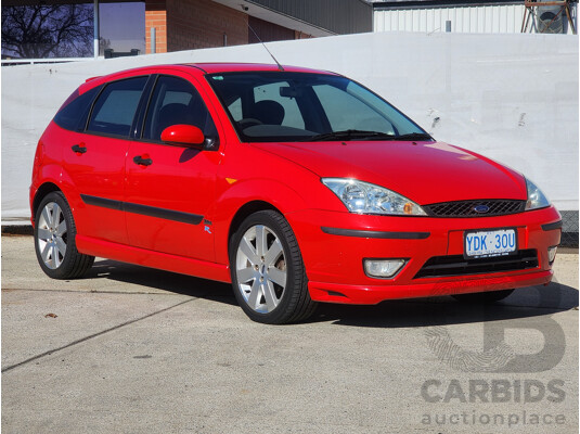8/2004 Ford Focus Zetec R LR 5d Hatchback Red 2.0L