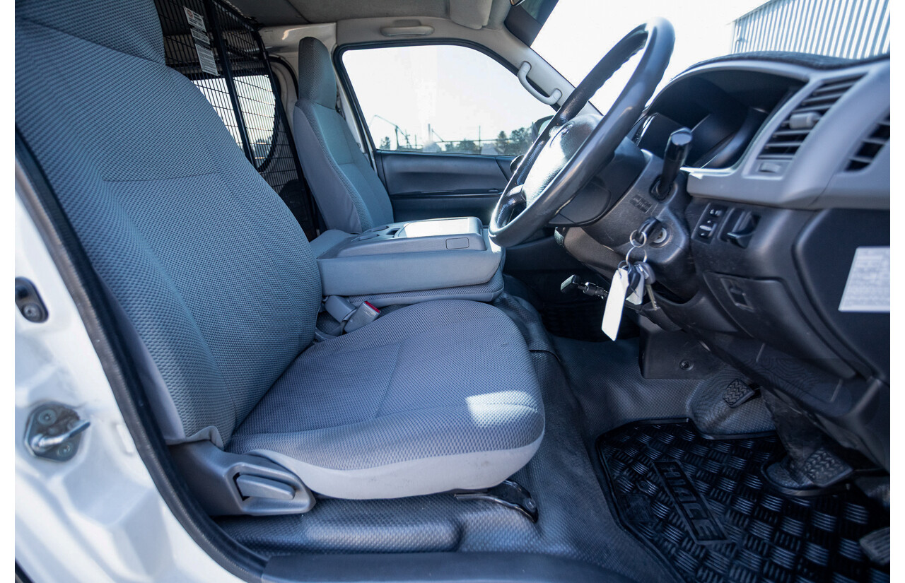 11/2009 Toyota Hiace LWB KDH201R MY07 Upgrade 4d Van Black / Beige Turbo Diesel 3.0L