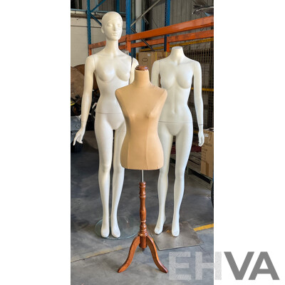3x Female Mannequin