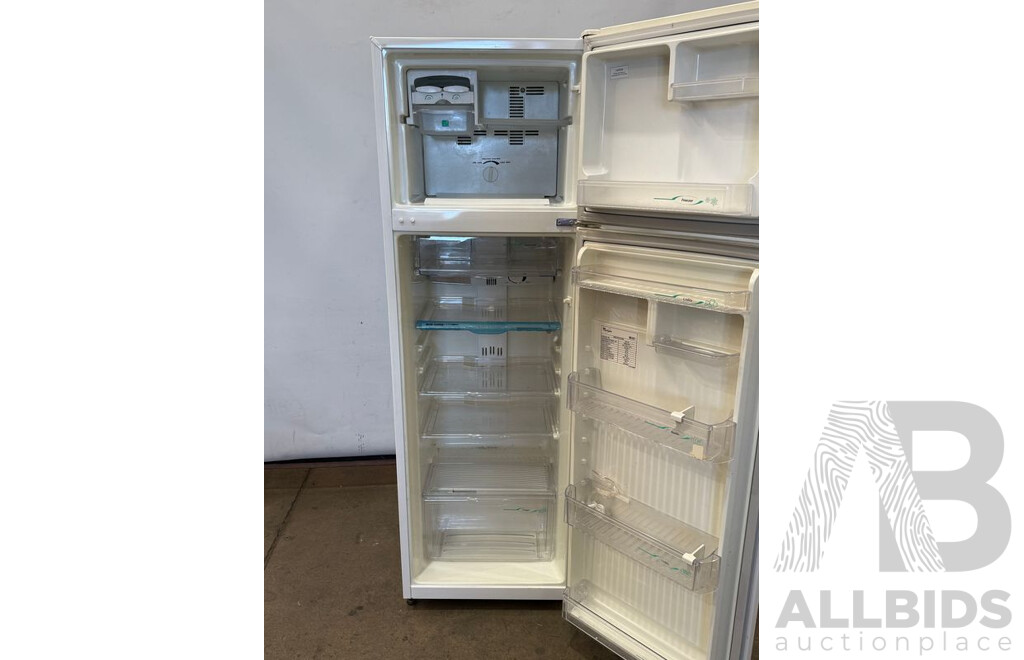 Whirlpool 269 Ltr Fridge Freezer