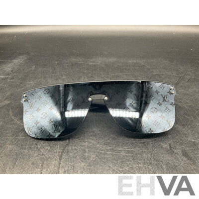 Sunglasses Black Monogram Branded Louis Vuitton