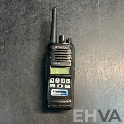 Kenwood ProTalk Channels UHF Handheld & Hydro Flask Bottle & Assorted Powerbanks & Cable