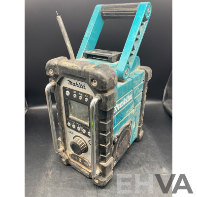 MAKITA (DMR107) JobSite Radio - Skin Only and SAXON 450g Hatchet (x2) - Lot of 3
