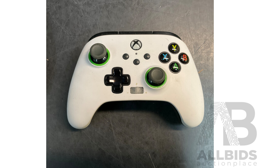PowerA Controller for Xbox & Anko Outdoor Camera - Lot of 2