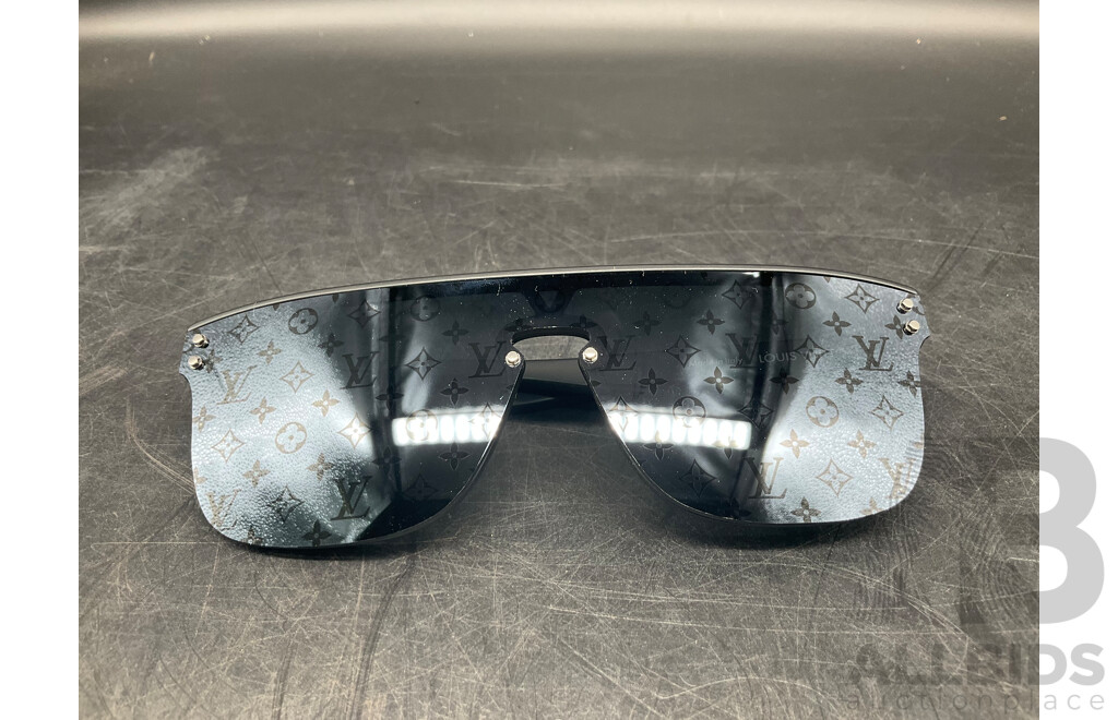 Sunglasses Black Monogram Branded Louis Vuitton