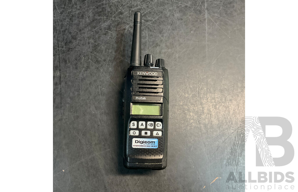 Kenwood ProTalk Channels UHF Handheld & Hydro Flask Bottle & Assorted Powerbanks & Cable