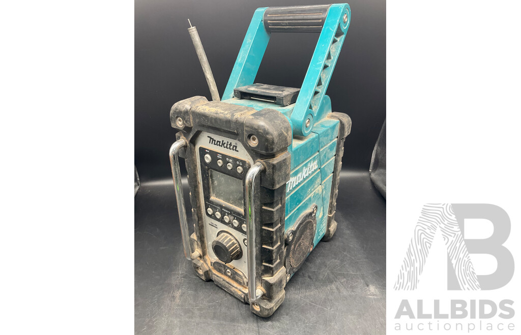MAKITA (DMR107) JobSite Radio - Skin Only and SAXON 450g Hatchet (x2) - Lot of 3